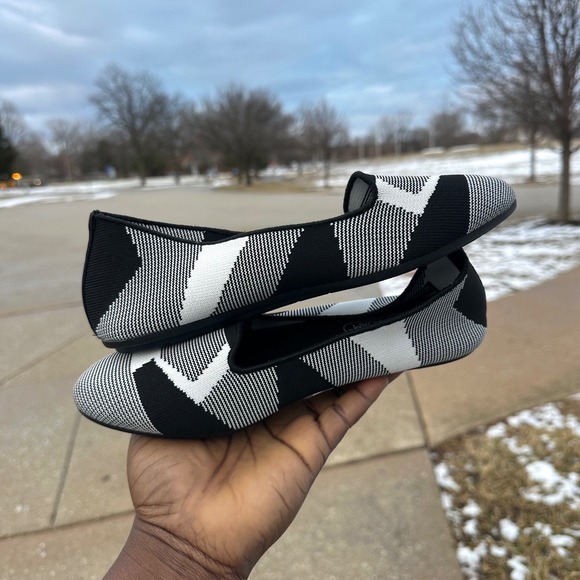 Skechers Women's Cleo-Sherlock Memory Foam Vegan Loafers Size 7 Black White - Picture 10 of 14